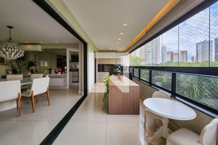 Varanda de apartamento para alugar com 3 quartos, 170m² em Jardim Goiás, Goiânia