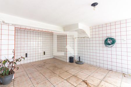 Casa à venda com 310m², 5 quartos e 3 vagas Casa à venda com 310m², 5 quartos e 3 vagasGaragem