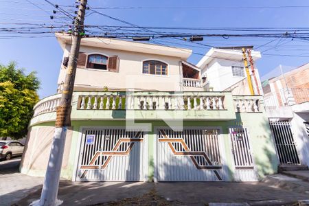 Casa à venda com 310m², 5 quartos e 3 vagas Casa à venda com 310m², 5 quartos e 3 vagasFachada