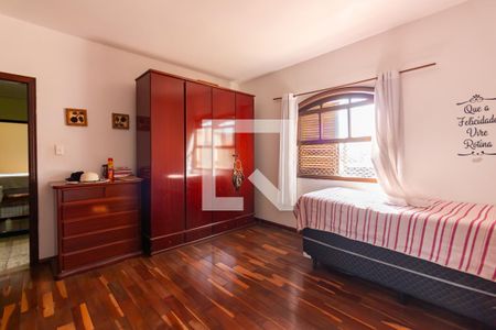 Casa à venda com 310m², 5 quartos e 3 vagas Casa à venda com 310m², 5 quartos e 3 vagasSuíte 2