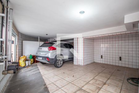 Casa à venda com 310m², 5 quartos e 3 vagas Casa à venda com 310m², 5 quartos e 3 vagasGaragem