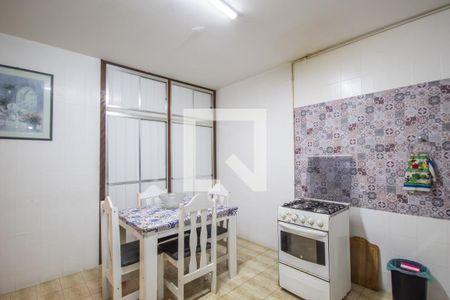 Casa à venda com 310m², 5 quartos e 3 vagas Casa à venda com 310m², 5 quartos e 3 vagasCozinha