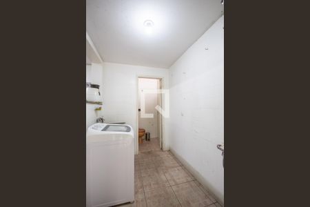 Casa à venda com 310m², 5 quartos e 3 vagas Casa à venda com 310m², 5 quartos e 3 vagasÁrea de Serviço