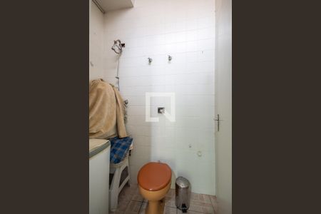 Casa à venda com 310m², 5 quartos e 3 vagas Casa à venda com 310m², 5 quartos e 3 vagasBanheiro de serviço