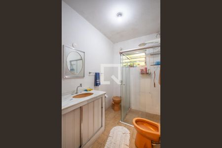 Casa à venda com 310m², 5 quartos e 3 vagas Casa à venda com 310m², 5 quartos e 3 vagasBanheiro
