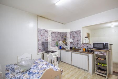 Casa à venda com 310m², 5 quartos e 3 vagas Casa à venda com 310m², 5 quartos e 3 vagasCozinha