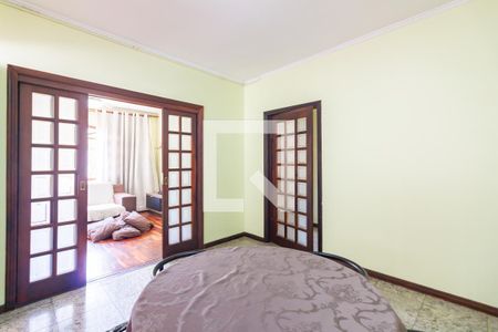 Casa à venda com 310m², 5 quartos e 3 vagas Casa à venda com 310m², 5 quartos e 3 vagasCopa
