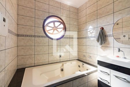 Casa à venda com 310m², 5 quartos e 3 vagas Casa à venda com 310m², 5 quartos e 3 vagasBanheiro da Suíte