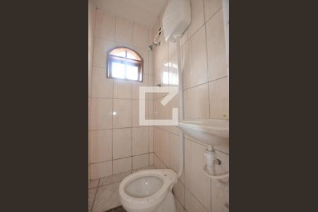 Banheiro de kitnet/studio para alugar com 1 quarto, 12m² em Vila Valqueire, Rio de Janeiro