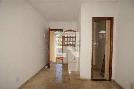 Sala Quarto de kitnet/studio para alugar com 1 quarto, 12m² em Vila Valqueire, Rio de Janeiro