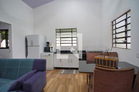 Sala de casa de condomínio para alugar com 2 quartos, 70m² em Campeche Leste, Florianópolis