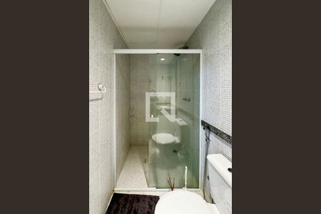 Banheiro de apartamento à venda com 1 quarto, 33m² em Indianópolis, São Paulo