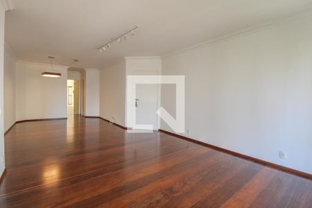 Sala de estar e jantar de apartamento à venda com 3 quartos, 168m² em Cambuí, Campinas