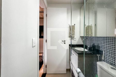 Banheiro de kitnet/studio para alugar com 1 quarto, 33m² em Bom Retiro, São Paulo