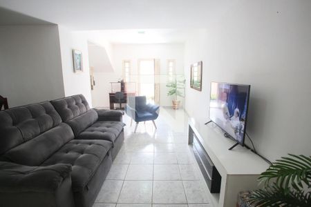 Sala de Estar de casa de condomínio à venda com 3 quartos, 251m² em Taquara, Rio de Janeiro