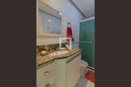 Banheiro da Suíte 1 de casa de condomínio à venda com 3 quartos, 116m² em Vargem Pequena, Rio de Janeiro