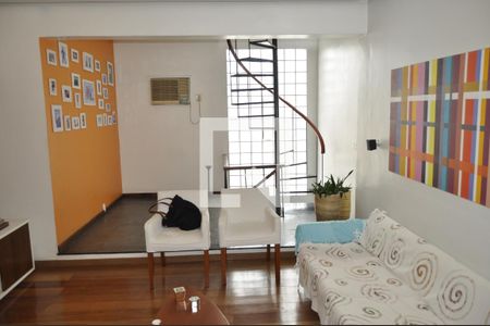 Sala  de casa à venda com 3 quartos, 200m² em Higienópolis, Rio de Janeiro