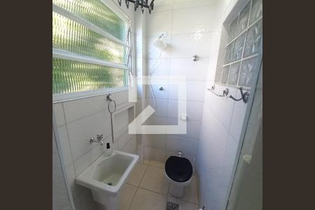 Banheiro de apartamento para alugar com 1 quarto, 30m² em Centro, São Vicente