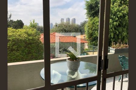 Casa à venda com 5 quartos, 489m² em Jardim Everest, São Paulo