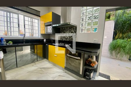 Cozinha de casa à venda com 7 quartos, 500m² em Santa Lúcia, Belo Horizonte