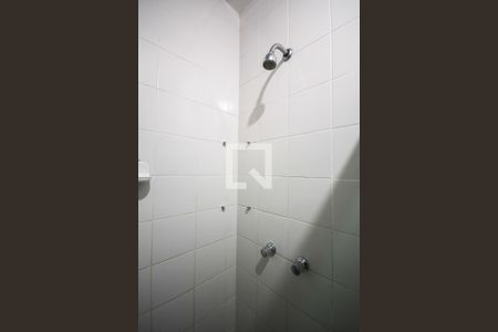 Casa de condomínio para alugar com 110m², 3 quartos e 2 vagas Casa de condomínio para alugar com 110m², 3 quartos e 2 vagasChuveiro do Banheiro