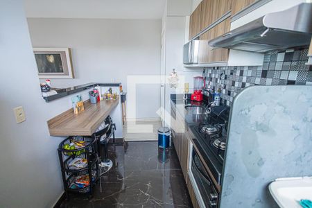 Cozinha de apartamento à venda com 2 quartos, 57m² em Planalto, Belo Horizonte