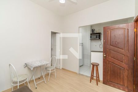 Sala de apartamento à venda com 1 quarto, 28m² em Jardim Guanabara, Rio de Janeiro