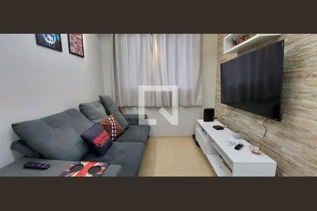 Sala de apartamento para alugar com 2 quartos, 44m² em Parque São Vicente, Santo André