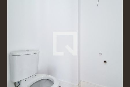 Lavabo de apartamento à venda com 2 quartos, 70m² em Passo da Areia, Porto Alegre