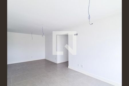 Sala de apartamento à venda com 2 quartos, 70m² em Passo da Areia, Porto Alegre