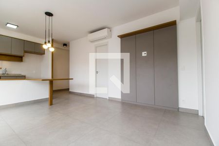 Sala de TV de apartamento à venda com 1 quarto, 54m² em Alphaville Empresarial, Barueri