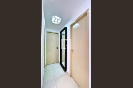 Corredor dos Dormitórios de apartamento para alugar com 2 quartos, 60m² em Vila das Bandeiras, Guarulhos