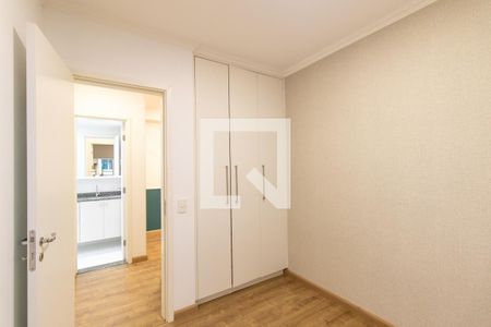 Quarto 1 de apartamento para alugar com 2 quartos, 54m² em Bacacheri, Curitiba