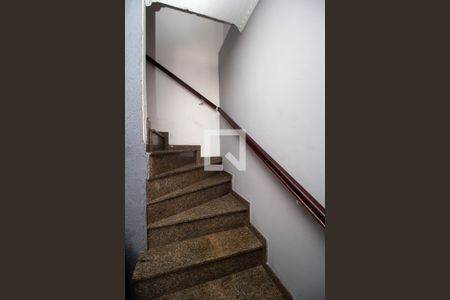Escada de casa à venda com 3 quartos, 128m² em Vila Bancária Munhoz, São Paulo