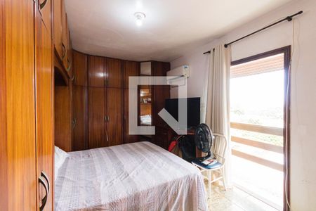 Suíte de casa de condomínio para alugar com 3 quartos, 240m² em Anil, Rio de Janeiro