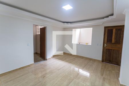 Sala de casa para alugar com 2 quartos, 80m² em São Marcos, Belo Horizonte