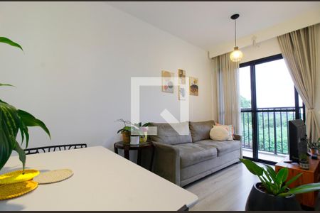 Sala de apartamento para alugar com 2 quartos, 50m² em Jardim Pioneiro, Cotia