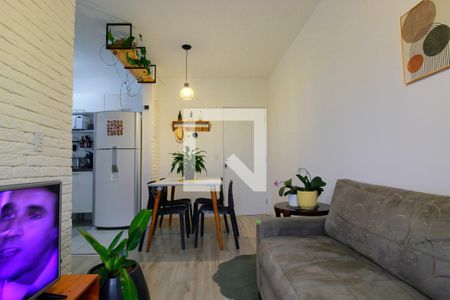 Sala de apartamento para alugar com 2 quartos, 50m² em Jardim Pioneiro, Cotia