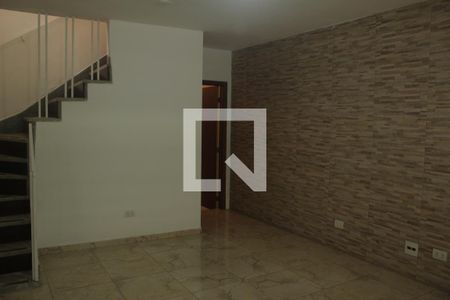 Casa para alugar com 120m², 2 quartos e 2 vagasSala