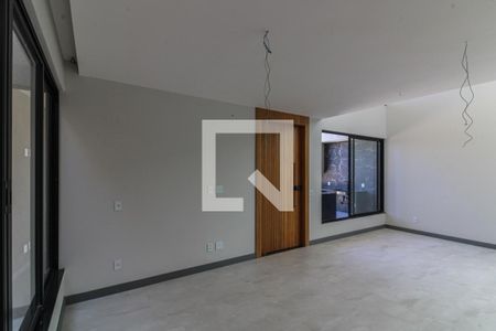 Sala de casa de condomínio à venda com 4 quartos, 330m² em Vargem Pequena, Rio de Janeiro