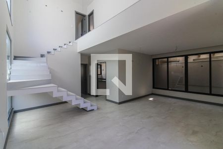 Sala de casa de condomínio à venda com 4 quartos, 330m² em Vargem Pequena, Rio de Janeiro