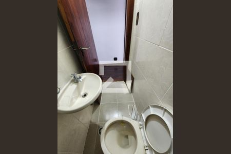 Lavabo de casa para alugar com 4 quartos, 156m² em Jardim Trussardi, São Paulo