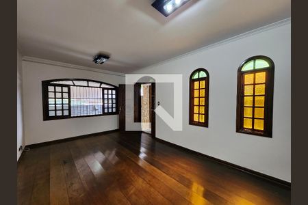 Sala de casa para alugar com 4 quartos, 156m² em Jardim Trussardi, São Paulo