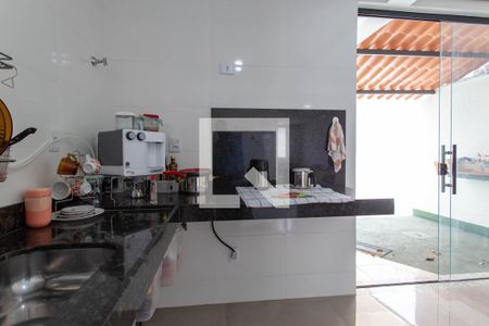 Cozinha de casa para alugar com 3 quartos, 103m² em Santa Rosa, Belo Horizonte