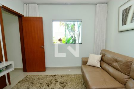 Sala tv/ Quarto de casa à venda com 3 quartos, 450m² em Santa Cruz, Belo Horizonte