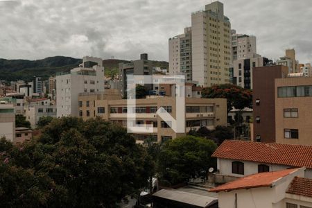Vista Quarto de apartamento para alugar com 2 quartos, 64m² em Cruzeiro, Belo Horizonte