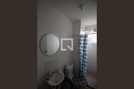 Banheiro de apartamento à venda com 2 quartos, 48m² em Colônia (zona Leste), São Paulo