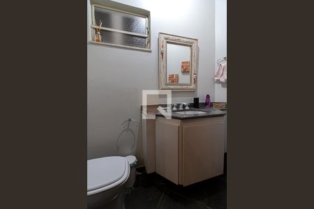 lavabo de casa para alugar com 4 quartos, 350m² em Jardim da Saúde, São Paulo