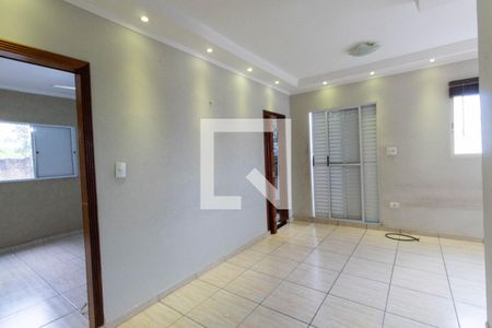 Sala de casa para alugar com 2 quartos, 72m² em Cangaiba, São Paulo