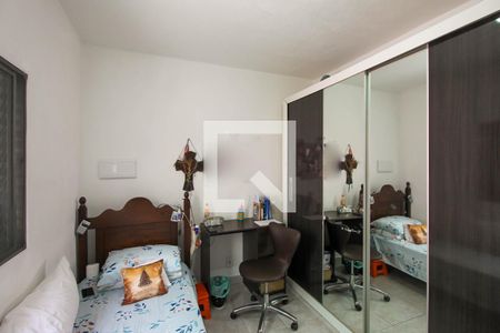Quarto 2 de casa à venda com 3 quartos, 150m² em Vila Paulo Silas, São Paulo